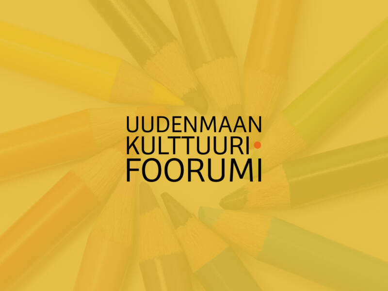 Keltaisella taustalla musta logo tekstillä Uudenmaan kulttuurifoorumi.